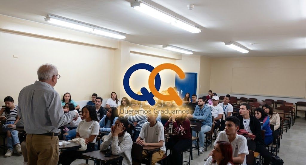 Profesor dictando clase a estudiantes de QG